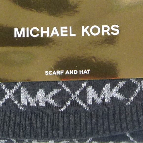 MICHAEL KORS SCARF AND HAT SET LOGO - Picture 6 of 6